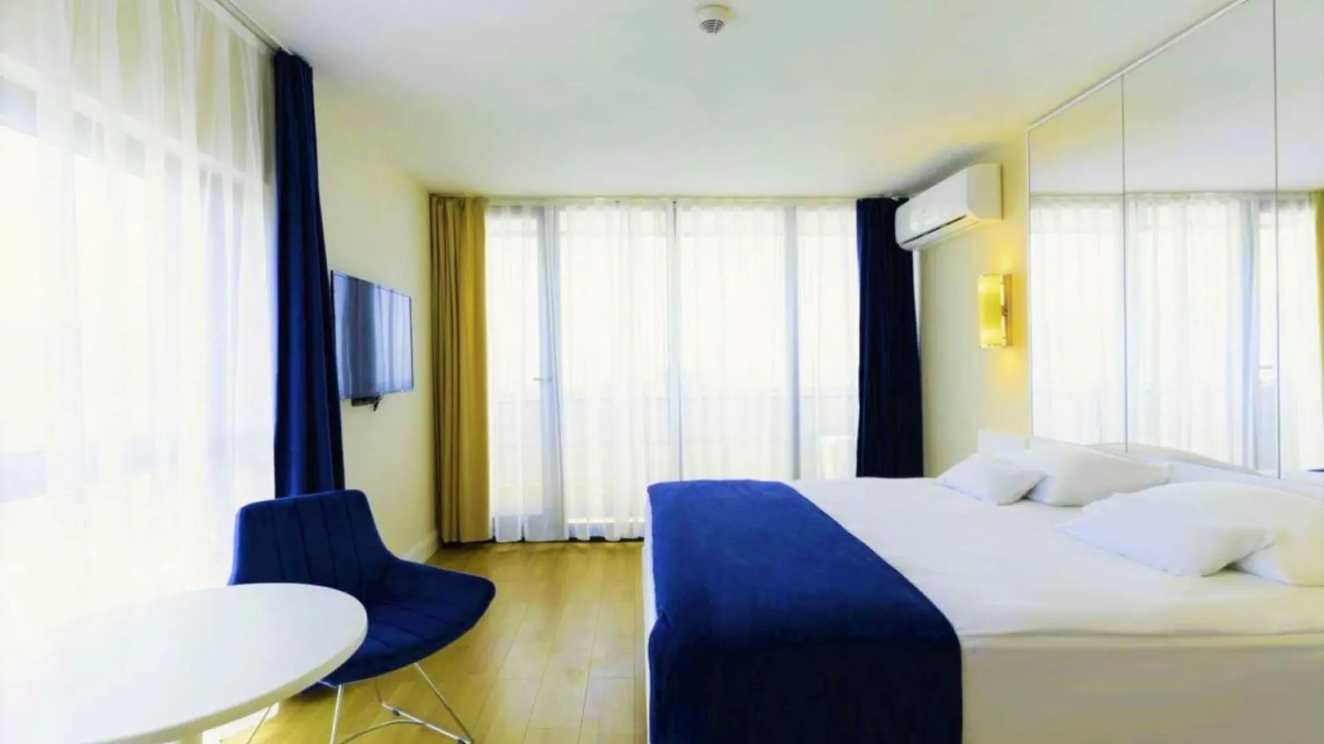 Serene Sea View Aparthotel In Orbi City Batum
